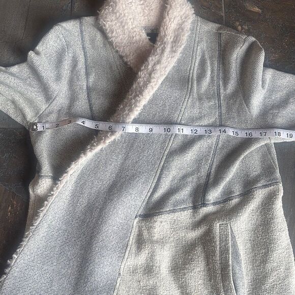 🌻 Jack French Terry Wrap Cardigan Size M - Picture 8 of 9